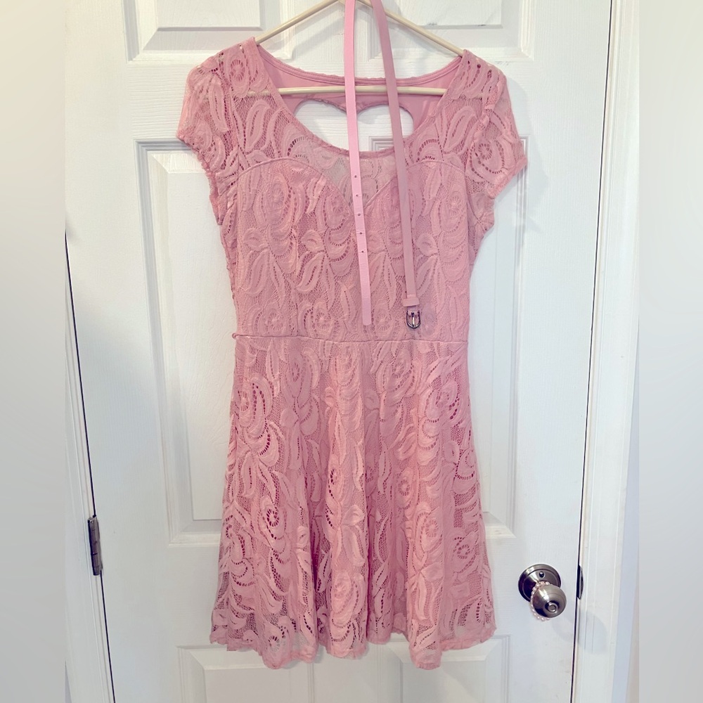 No Boundaries Pink Lace Heart cutout Juniors dress size Large 11-13 EUC